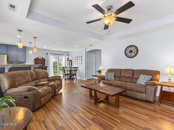 4th image of 9 Biscayne Drive