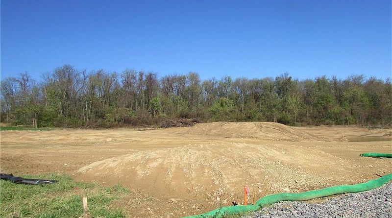 2nd image of 1606 Seminole Cir