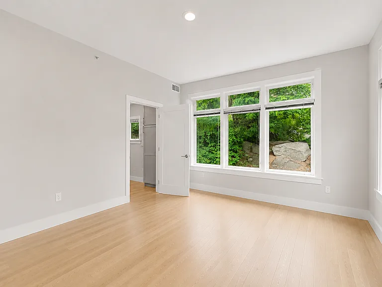 56 Old Field Point Rd #4 — Photo 9