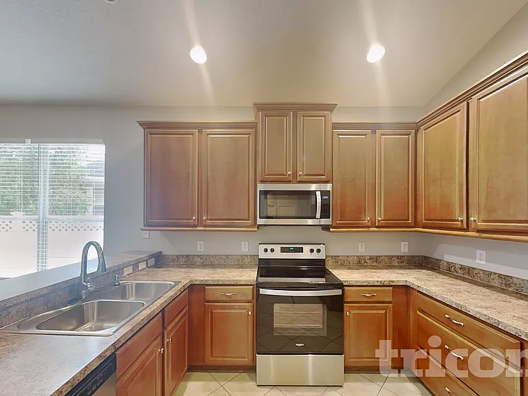 351 Fairmount Park Ct — Photo 7