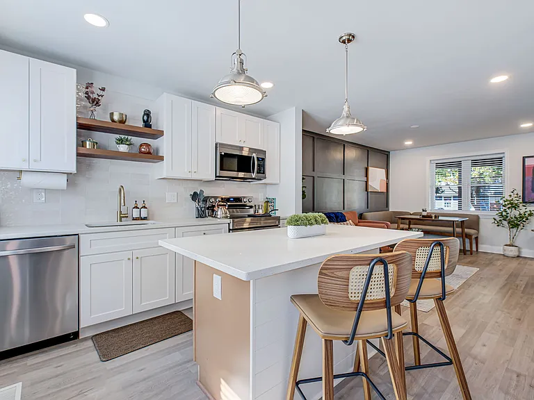 3107 Montrose Ave — Photo 12