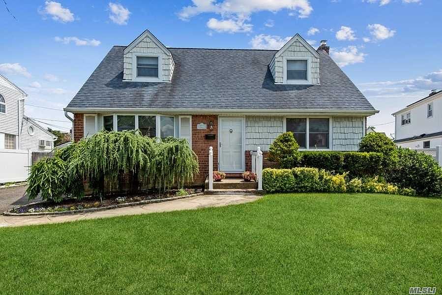 1st image of 216 Ronni Dr