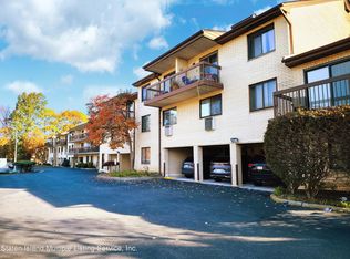 15 Kathy Pl, Staten Island, NY 10314