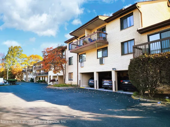 15 Kathy Pl, Staten Island, NY 10314