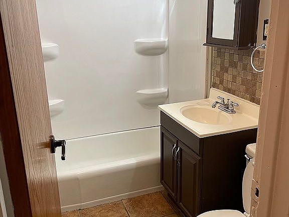 5th image of 1841 Avenue L
