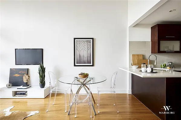Sold by Warburg | media 3