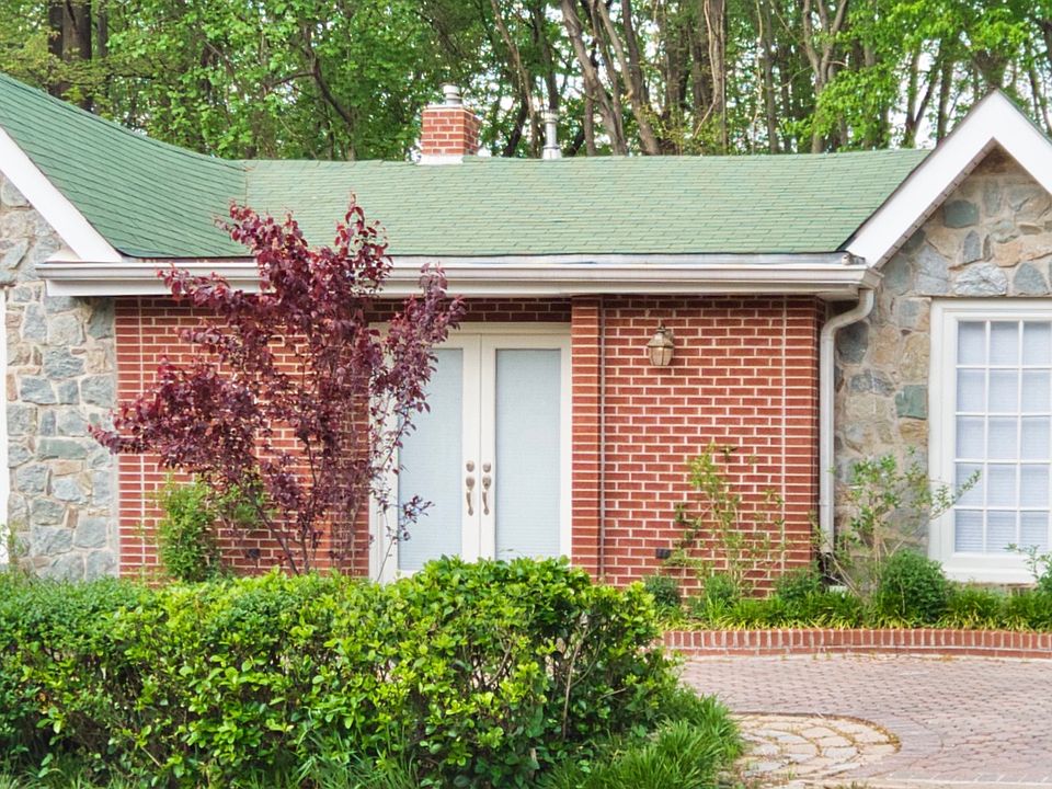1st image of 6312 Old Dominion Dr