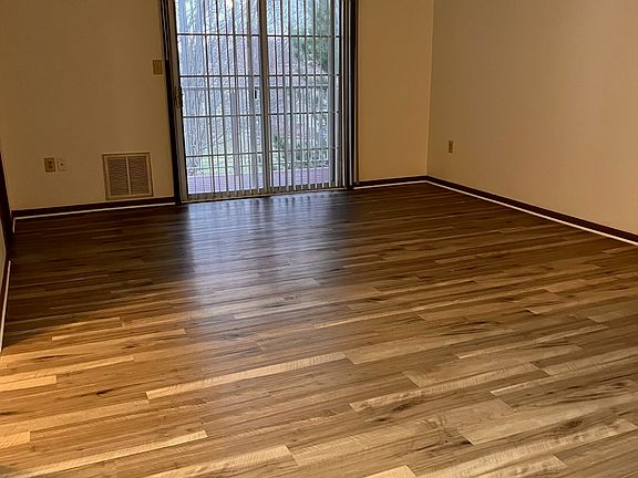 4th image of 136 Somerset Dr #932H