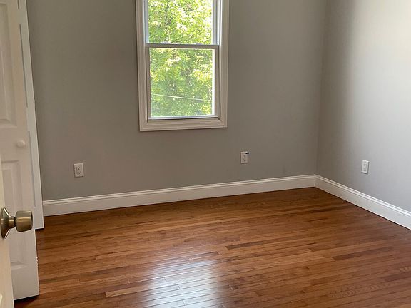 3rd image of 43 Clendenny Ave Floor 1