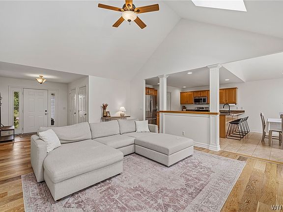 5th image of 175 Pin Oak Cir