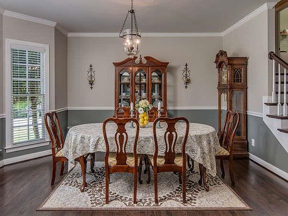 2nd image of 1520 Brookstone Cir