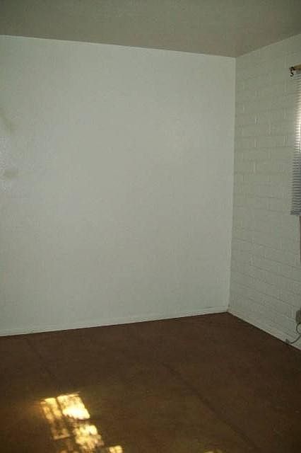1st image of 1033 S Farmer Ave
