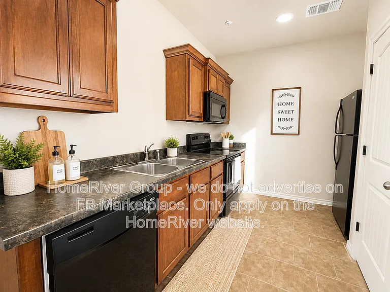 914 SW 92nd St — Photo 3