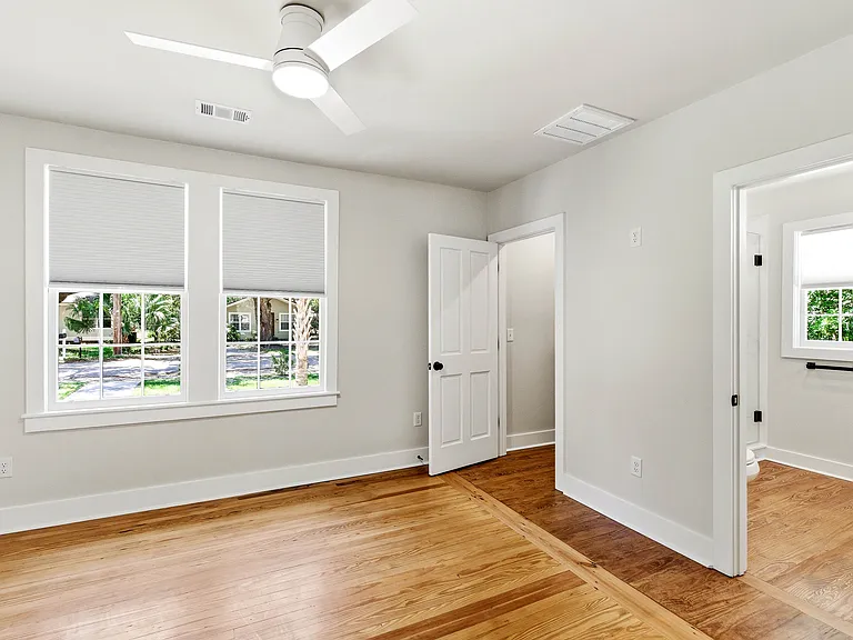 413 Meritta Ave — Photo 26