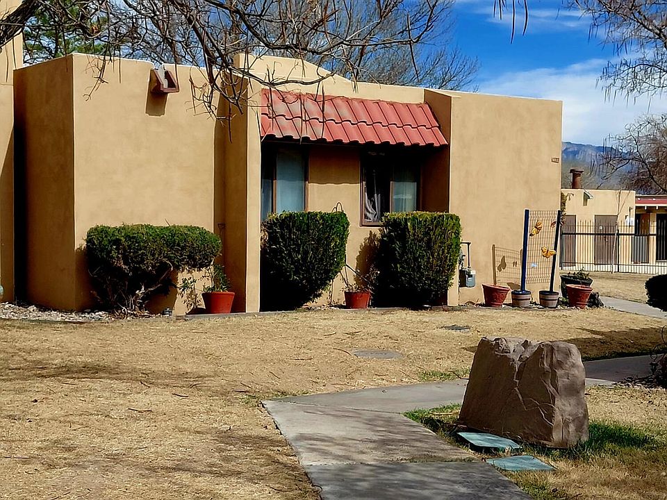 1st image of 923 Country Club Dr SE APT F