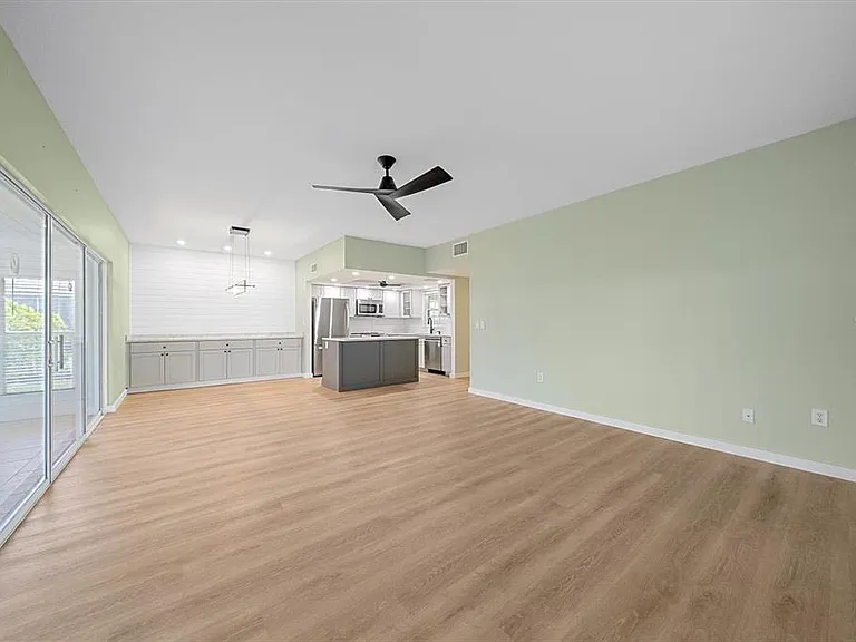 5865 Tidewood Ave #8 — Photo 14