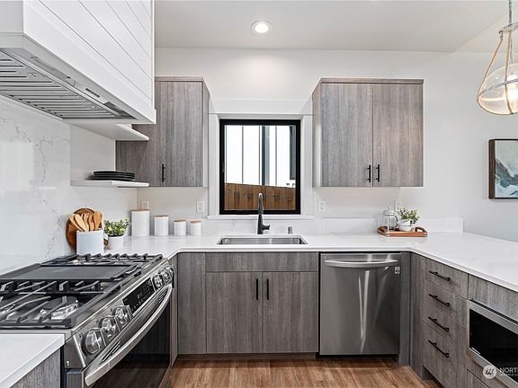 5th image of 5449 Freeland Avenue #4