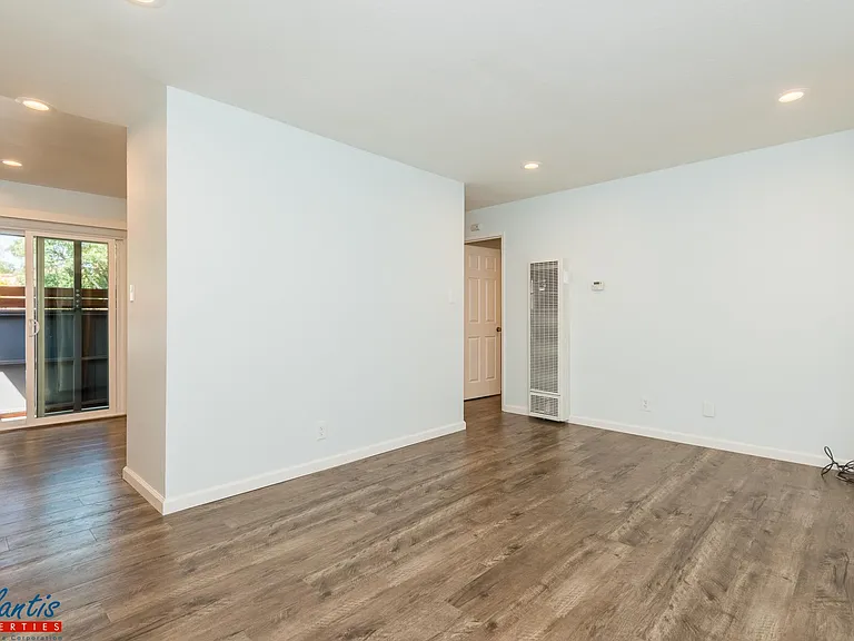 738 S 10th St #1 — Photo 4