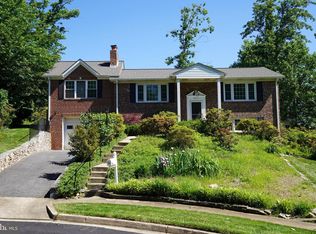 8214 Old Oaks Dr, Springfield, VA 22152