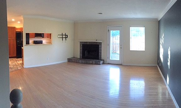 4th image of 7705 Village Dr