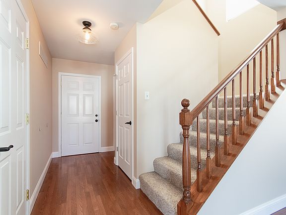 Great Entry Foyer,Wood Floor