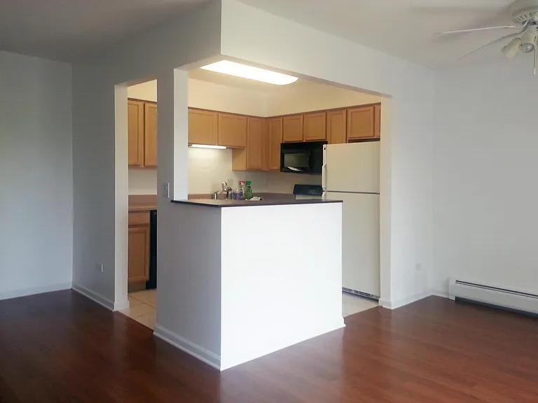 995 S Court Of Shorewood #3B — Photo 11