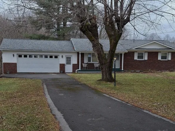 1148 Leivasy Rd, Nettie, WV 26681
