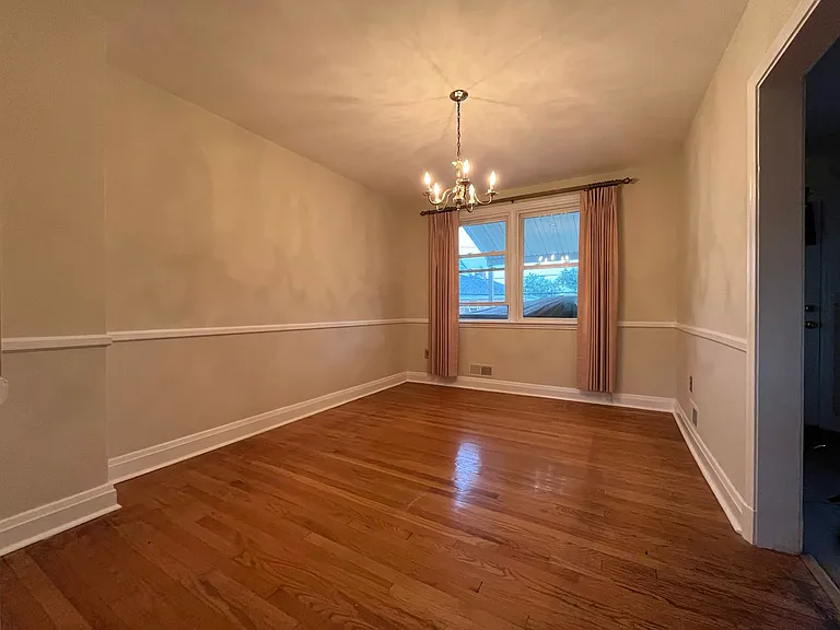 1765 White Oak Ave — Photo 3