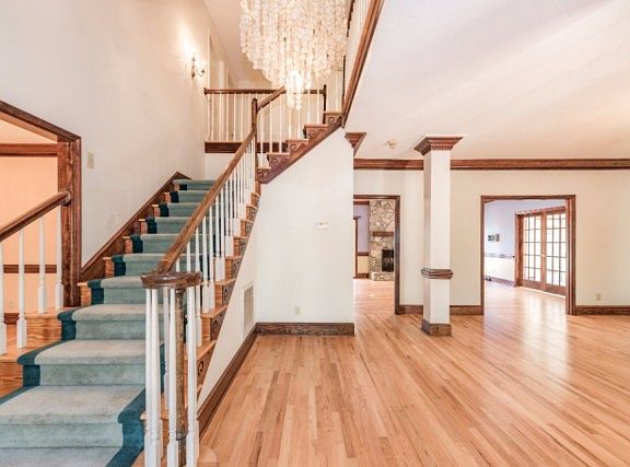 2nd image of 2844 Harlinsdale Dr