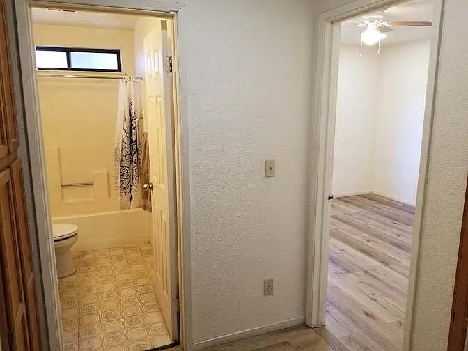 4 bed, 2400 sqft, $1,050 — Photo 2