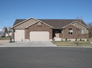 5152 S 5950 W, Hooper, UT 84315