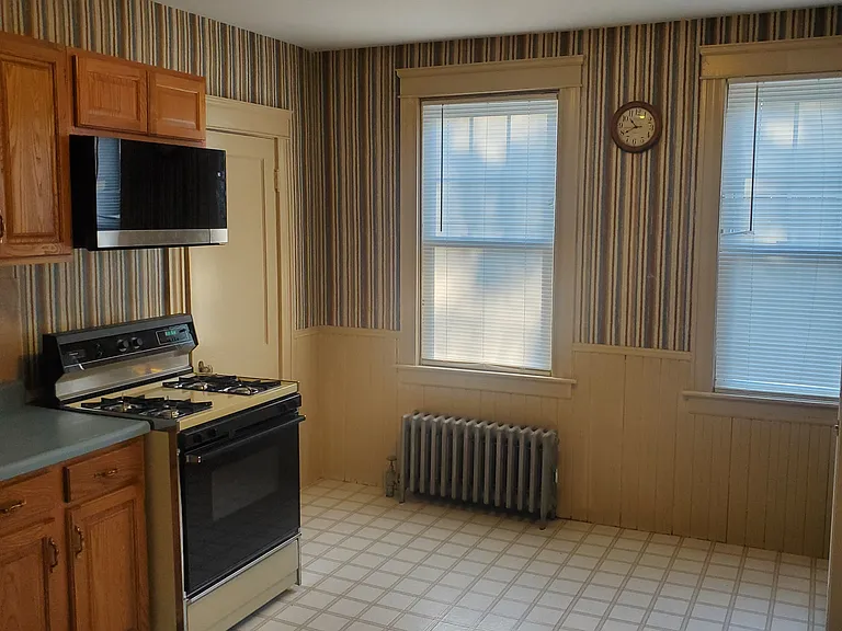 55-57 Higgins Ave #57 — Photo 8