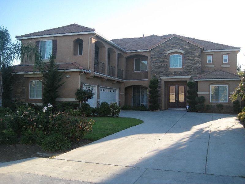 1st image of 8261 N Paula Ave