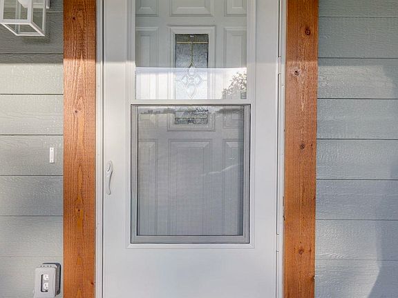 5th image of 508 E 4th St