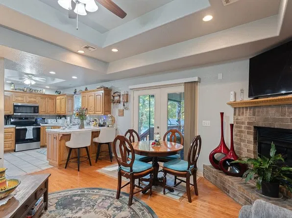 2 S Brent Ln, Bella Vista, AR 72714