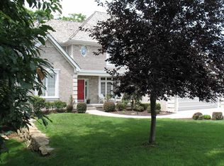 5641 Cedar Ct, Parkville, MO 64152