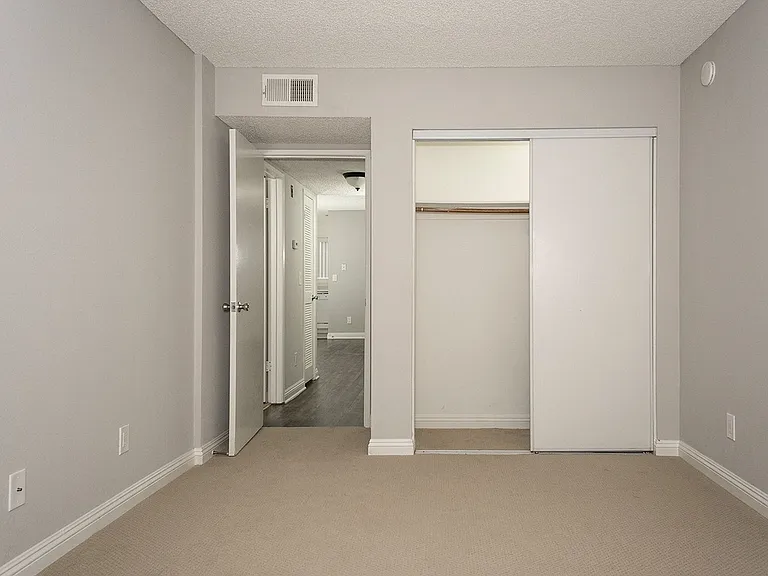 321 N Cedar St — Photo 50