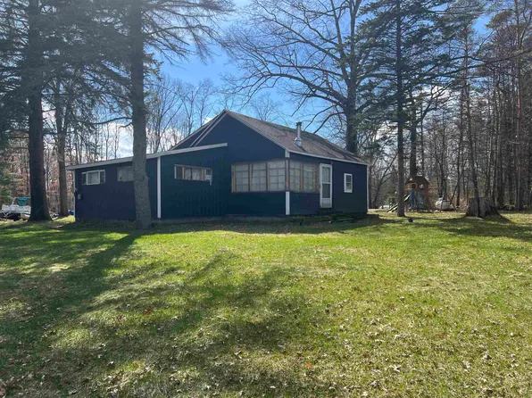 4372 Oak Beach Dr, Harrison, MI 48625