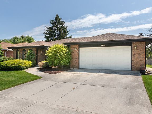2nd image of 7423 Cashew Dr