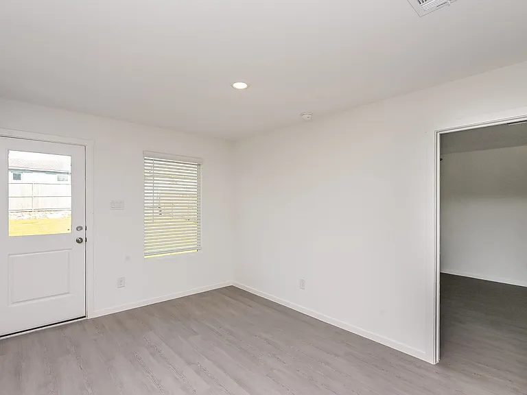 2740 River Knoll Ln — Photo 8