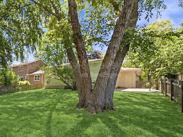 1388 Gardina Vis — Photo 22