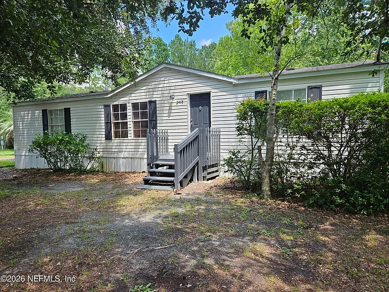 2415 Clover Ave — Photo 3