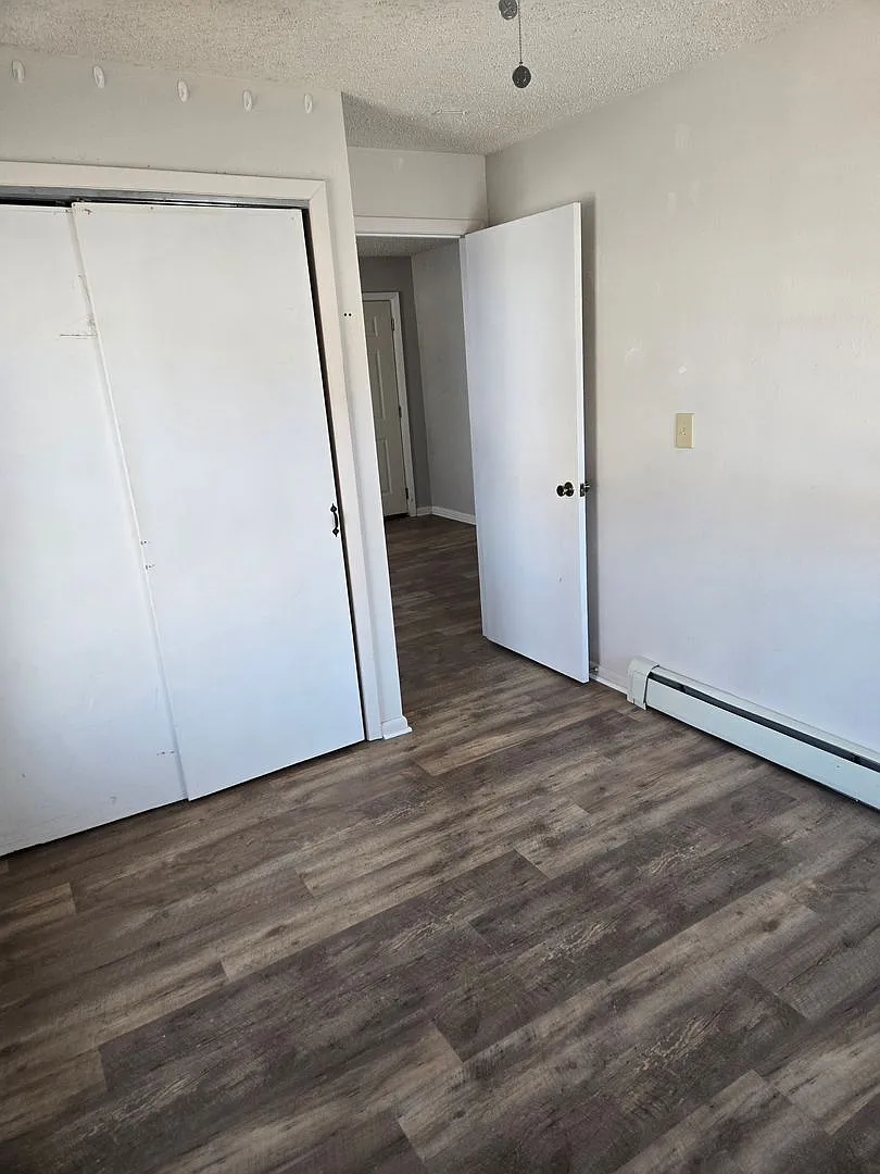 504 Elm St — Photo 4