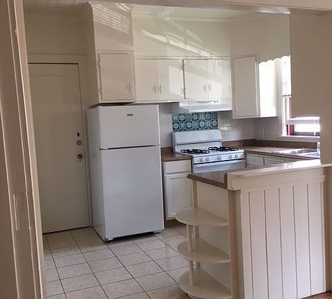 5th image of 665 Whitney Ave APT 6