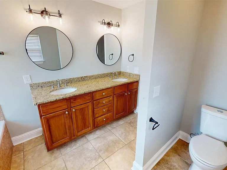 109 Sheila Blvd — Photo 12