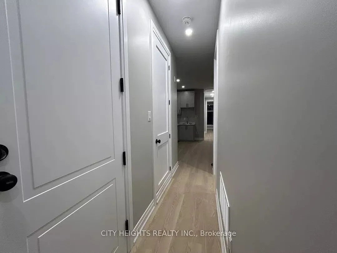 5 bed, $3,200 — Photo 2