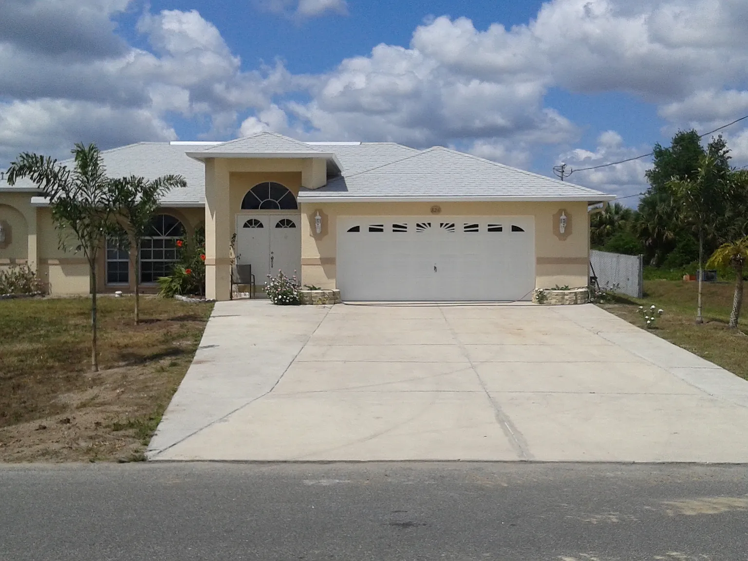 3 bed, 1700 sqft, $2,100 — Photo 1