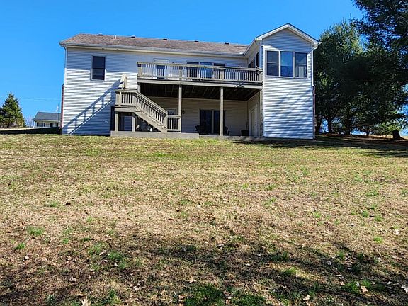 5th image of 225 Deerwood Dr