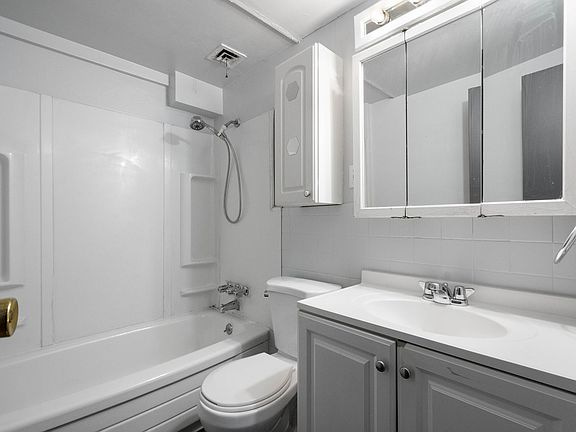 4th image of 11979 Frankstown Rd APT 301