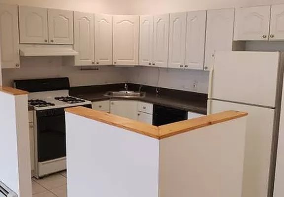 4th image of 31-12 43rd St #2FF